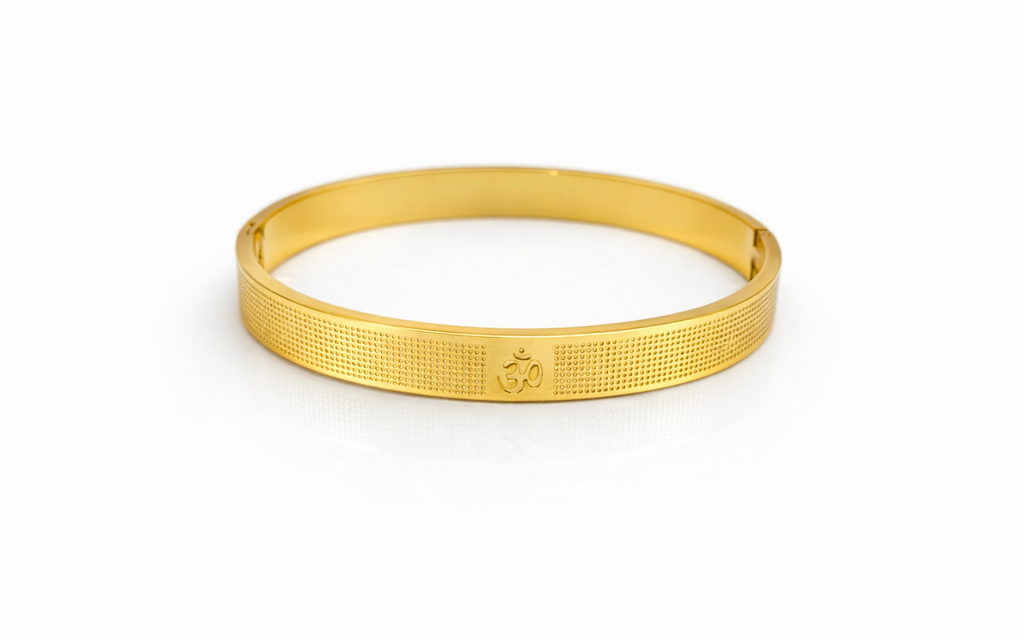 Divine Aura Om Gold Kada