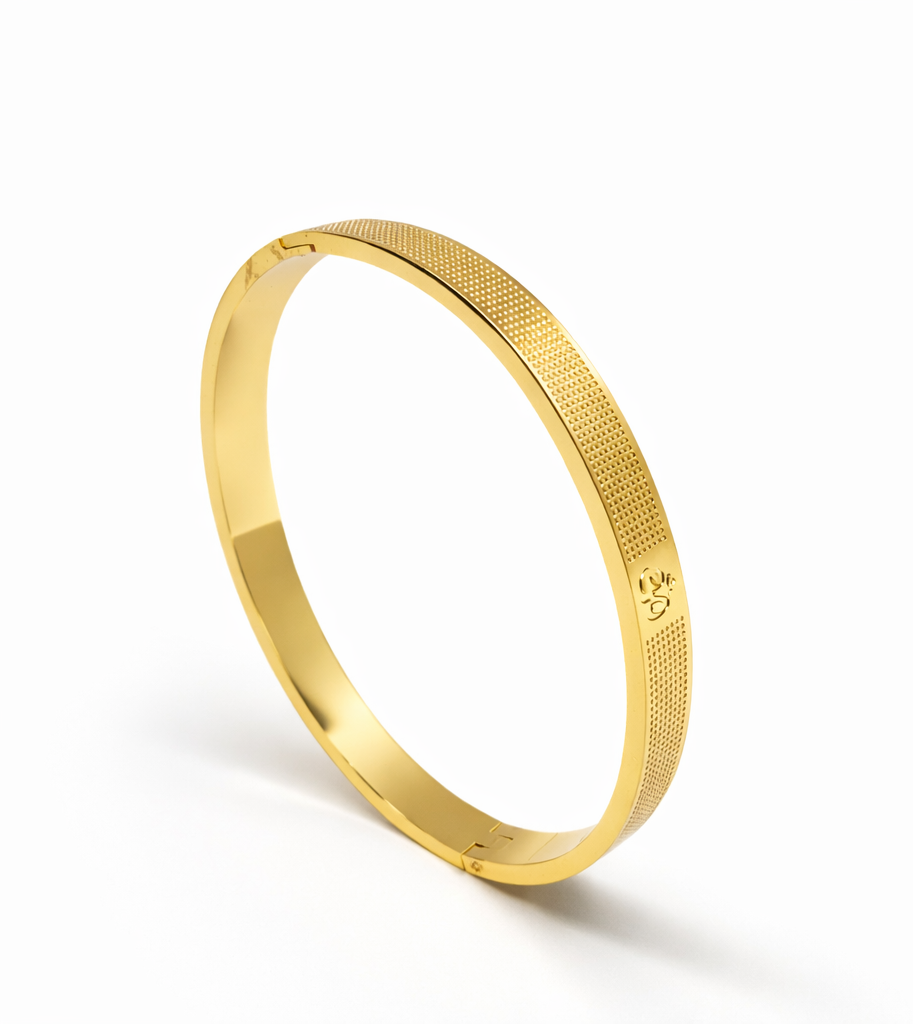 Divine Aura Om Gold Kada