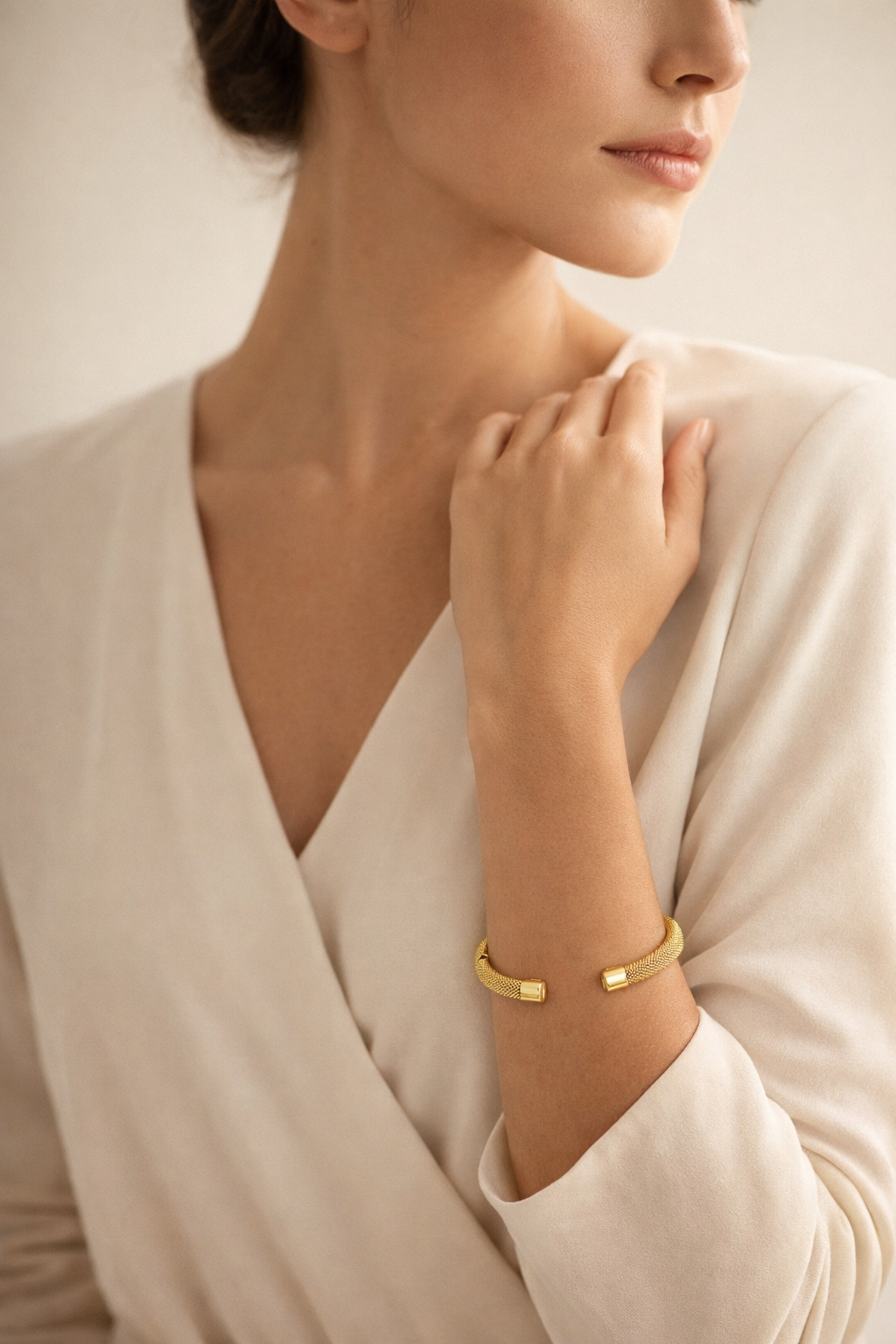 Velora Mesh Luxe Gold Cuff Bracelet