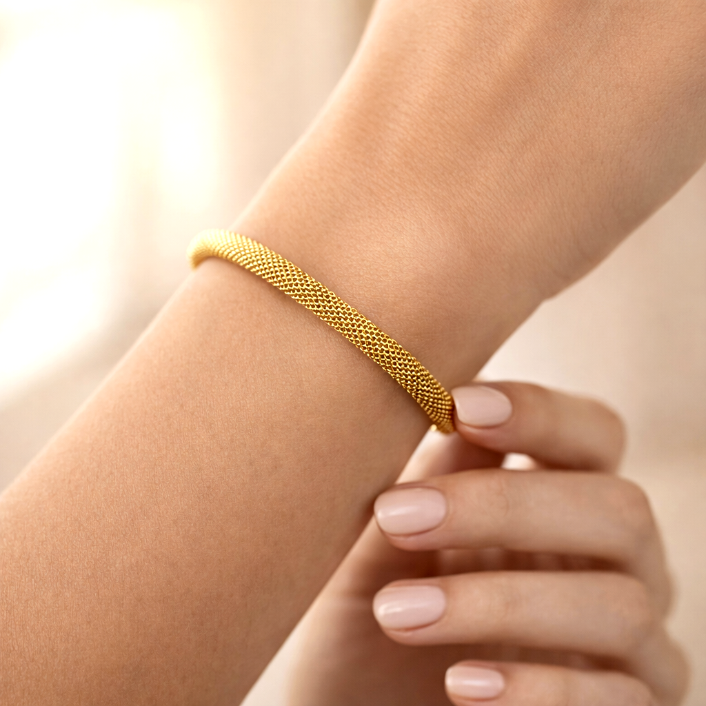 Velora Mesh Luxe Gold Cuff Bracelet