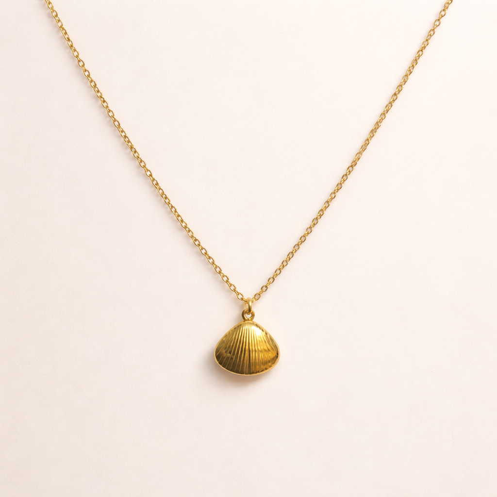 Gold Scallop Pendant Necklace